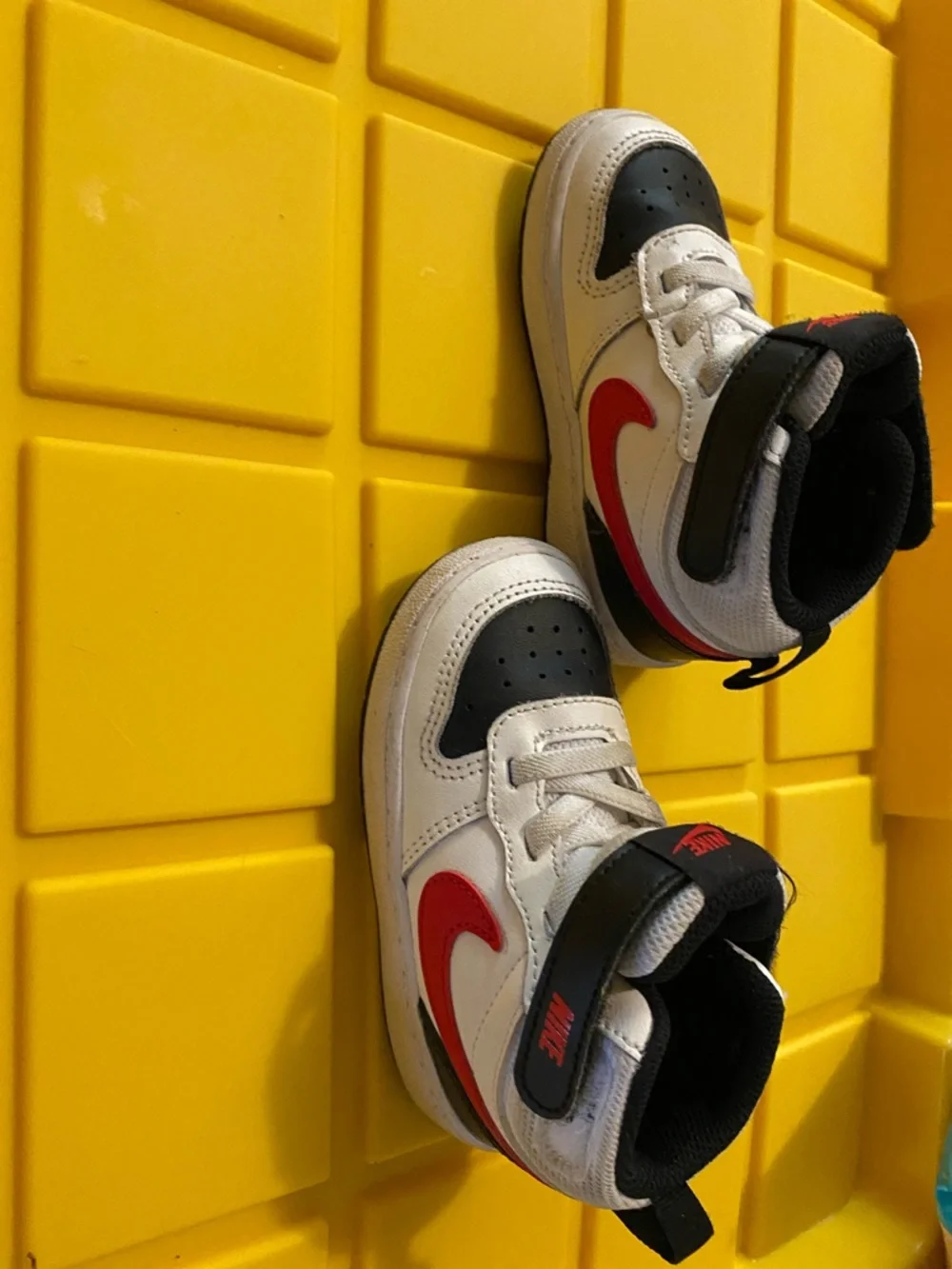 Nike Kids White Black Red High-Top Sneakers with Strap size 7c toddler - Picture 2 of 6